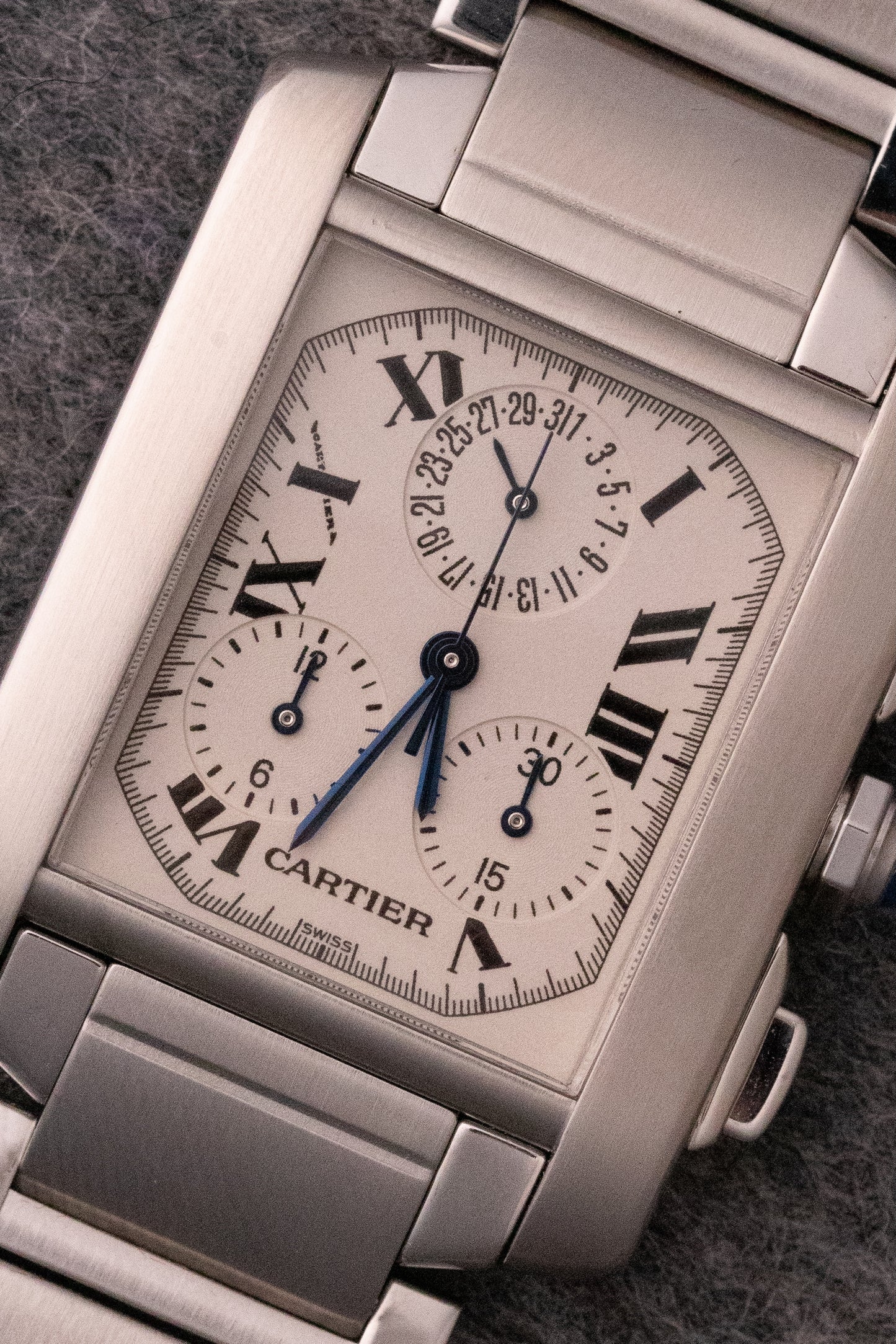 Cartier Tank Française Chronoflex 2303
