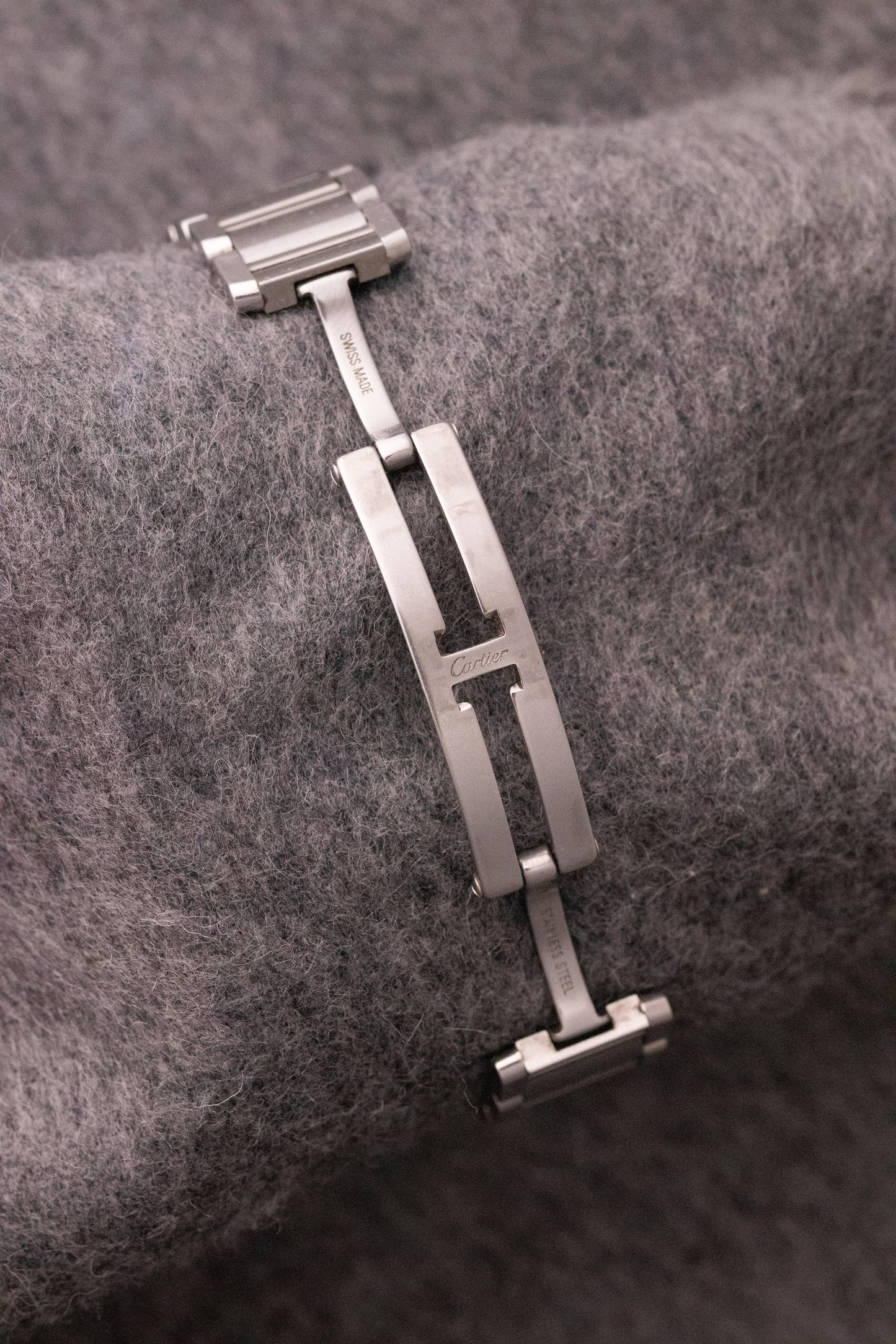 Cartier tank Française PM 2384