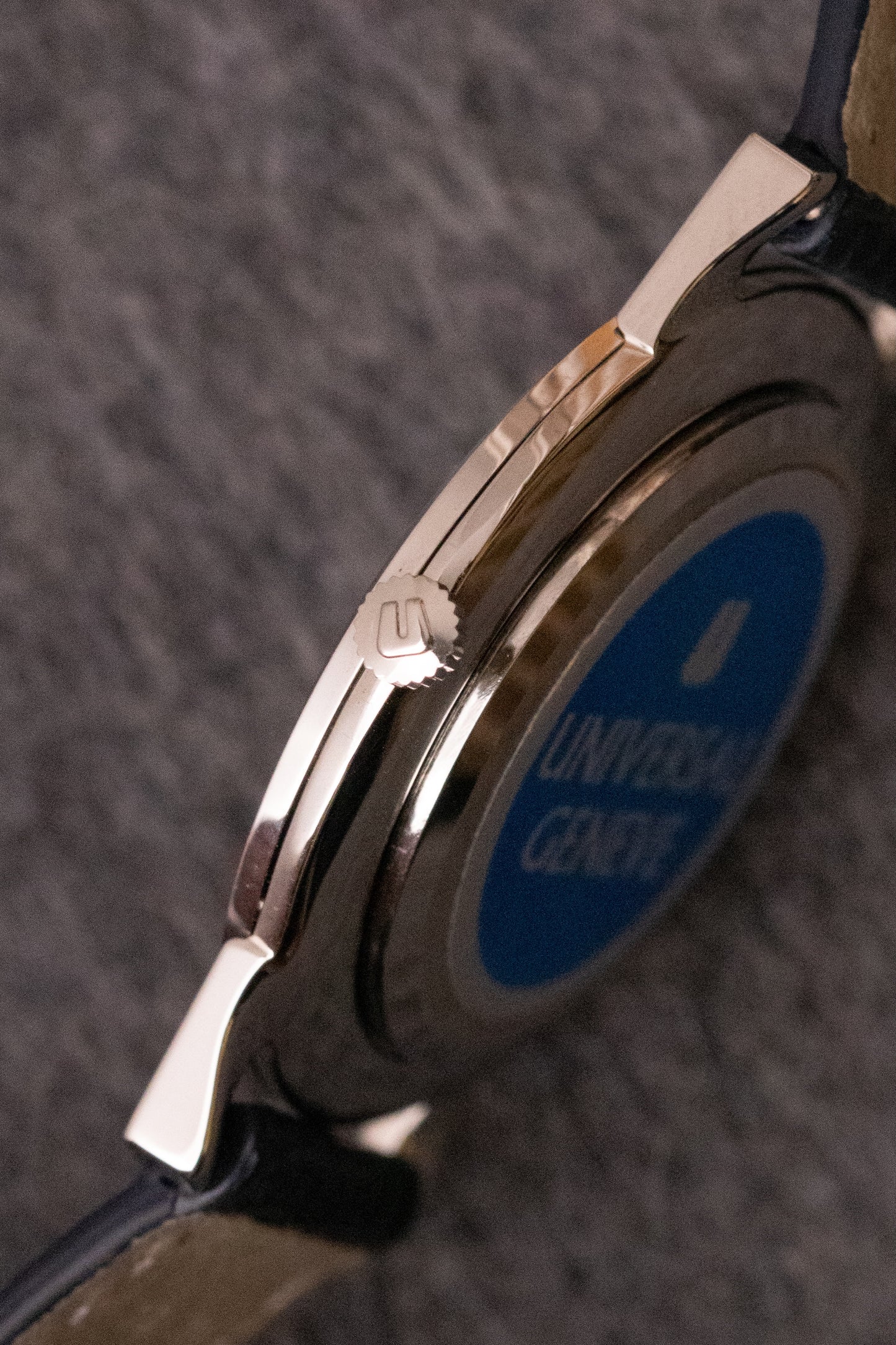 Universal Genève 2-42